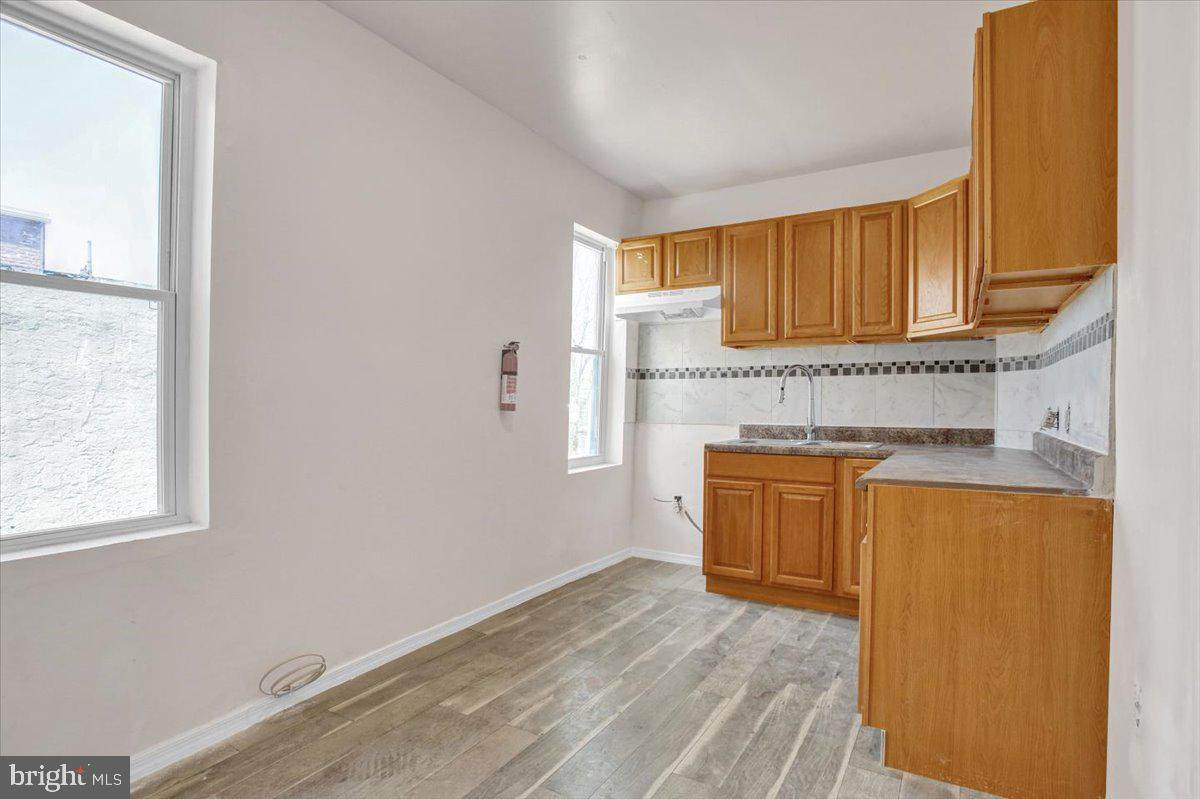823 Green Street - Photo 1