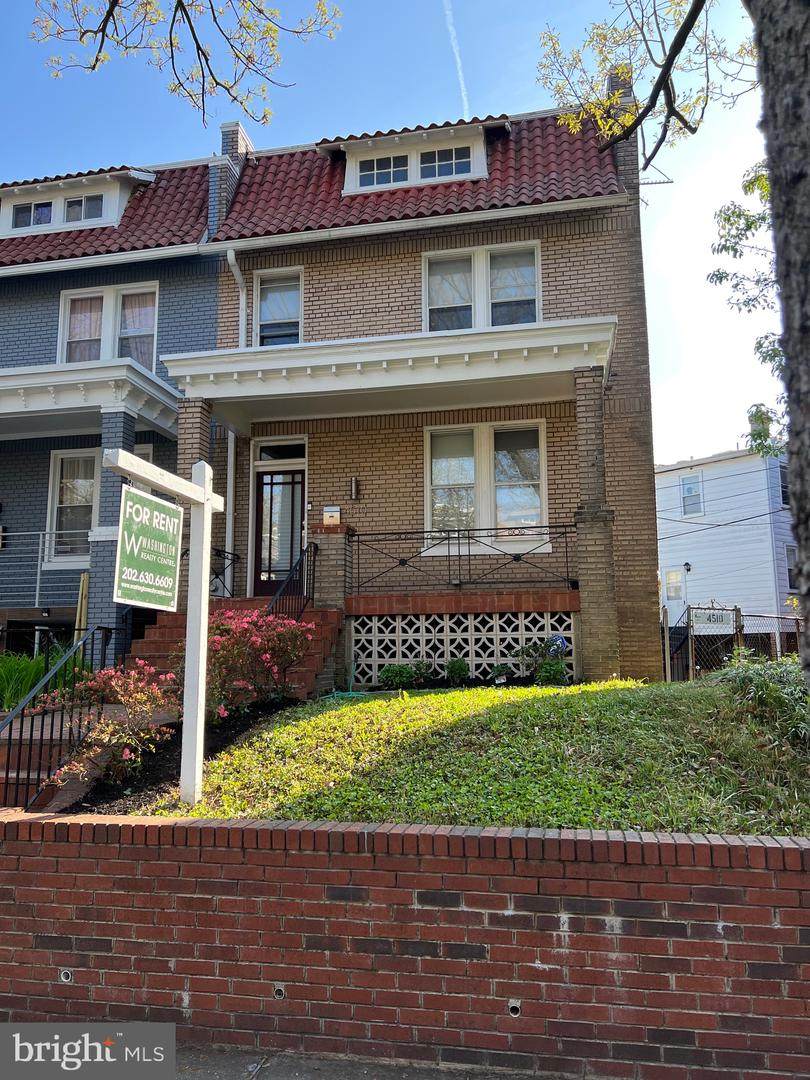 4510 Iowa Avenue - Photo 1