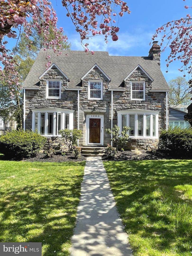 1360 Arbordale Road - Photo 1