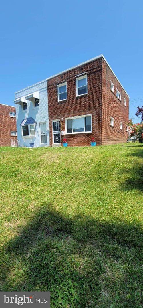 225 Anacostia Avenue - Photo 1
