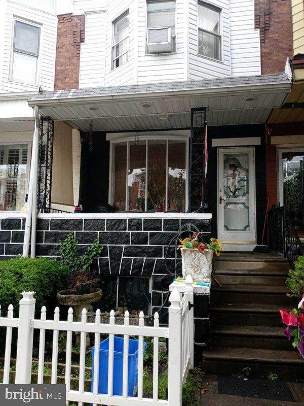 2540 Percy Street - Photo 1