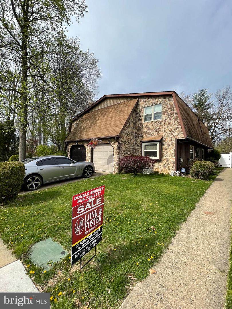 1103 Foster Street - Photo 1