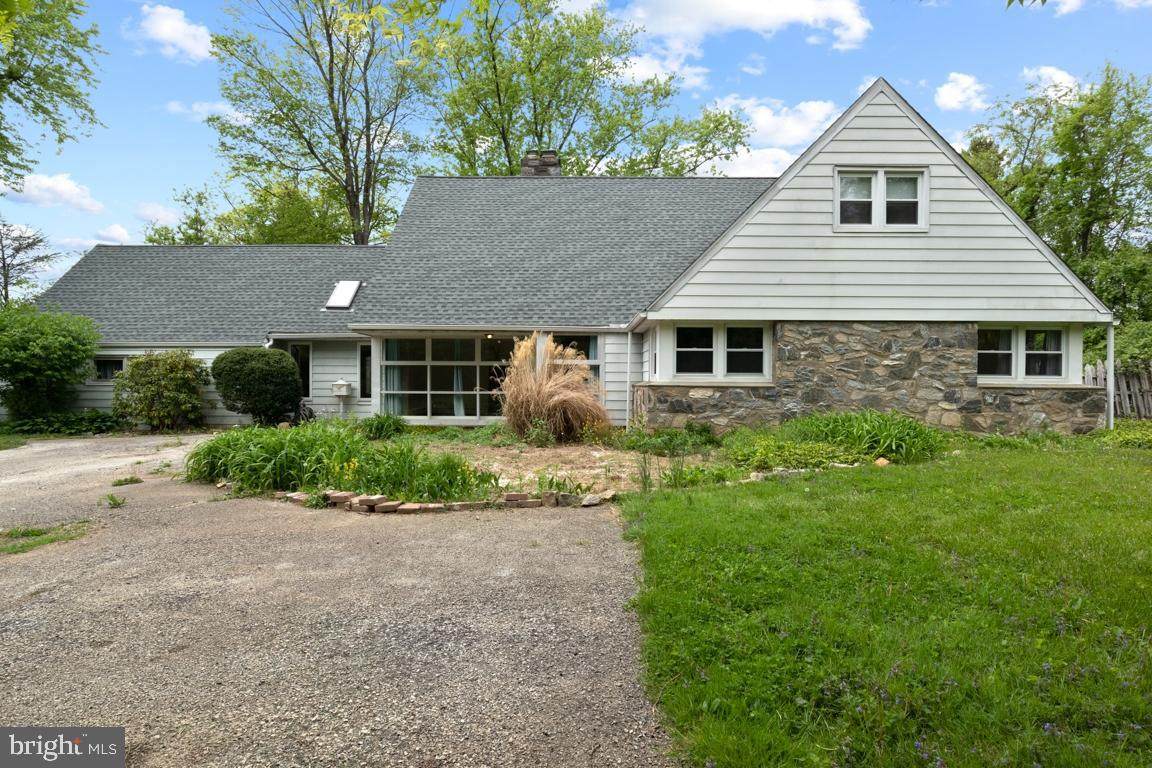 515 Station Avenue - Photo 1