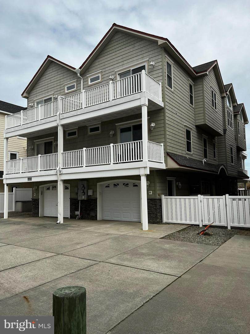 3208 Boardwalk S - Photo 1