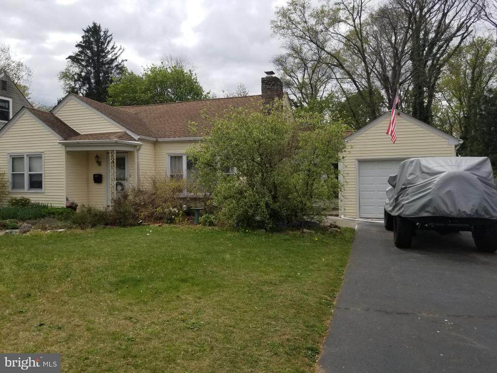 225 Hillhurst Avenue - Photo 1