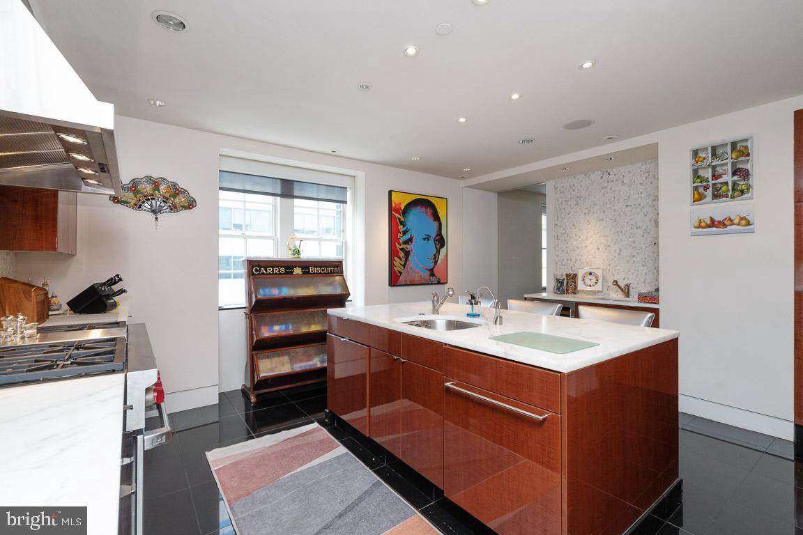 1601 Locust Street - Photo 1