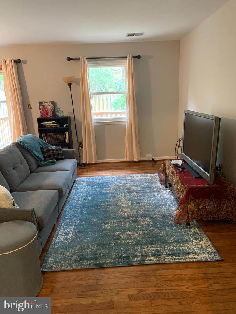 2053 Mayflower - Photo 1