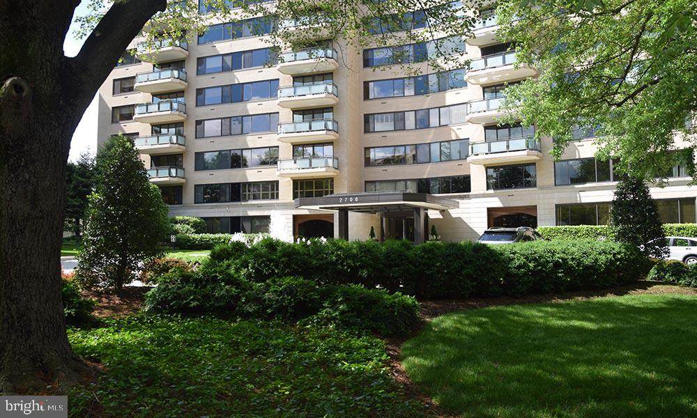 2700 Calvert Street - Photo 1