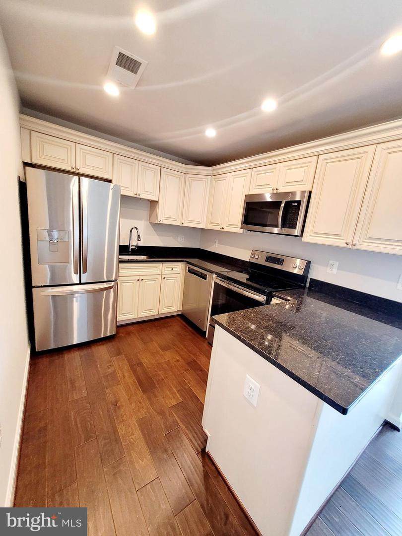 132 Concord Court - Photo 1