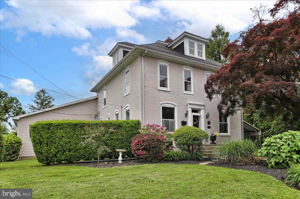 726 16TH Street - Photo 1