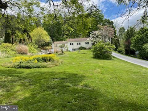 982 Reading Avenue - Photo 1