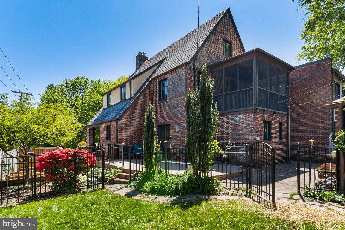 4430 Wickford Road - Photo 1