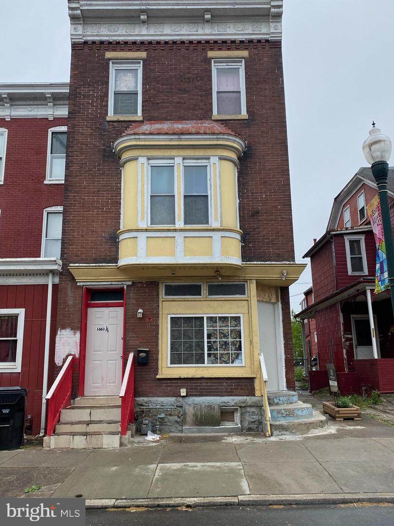 1603-1/2 Derry Street - Photo 1