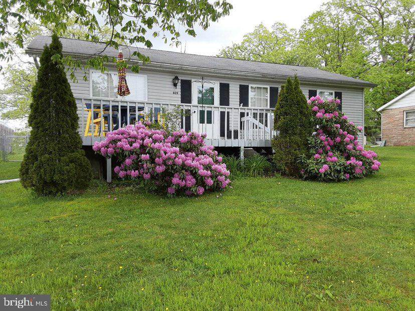 609 I Street - Photo 1
