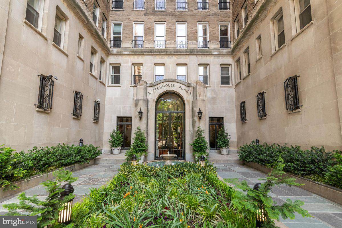 1901 Walnut Street - Photo 1