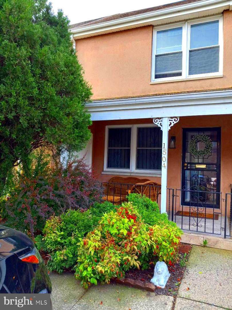 1504 Thompson Street - Photo 1