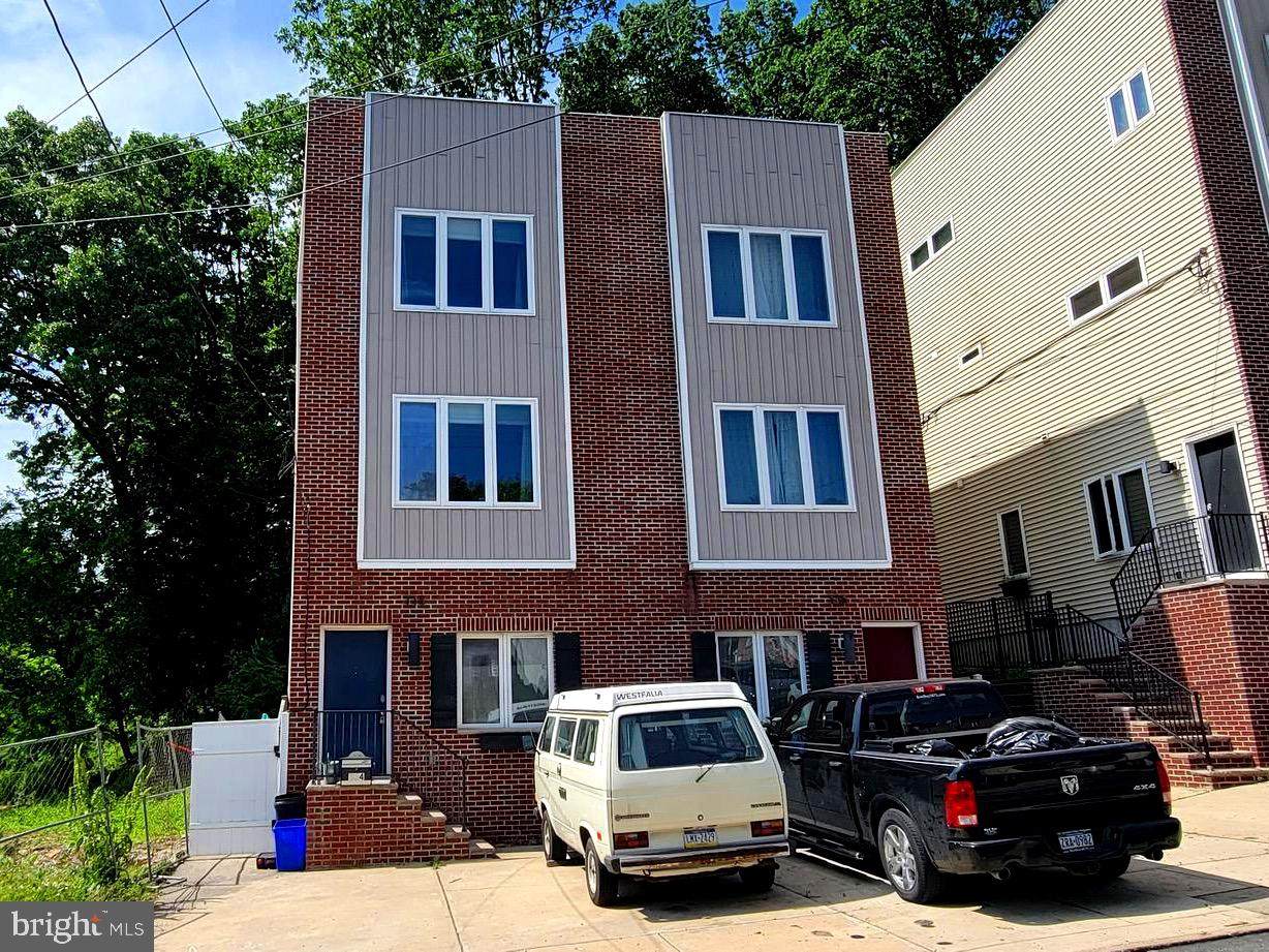334 Leverington Avenue - Photo 1
