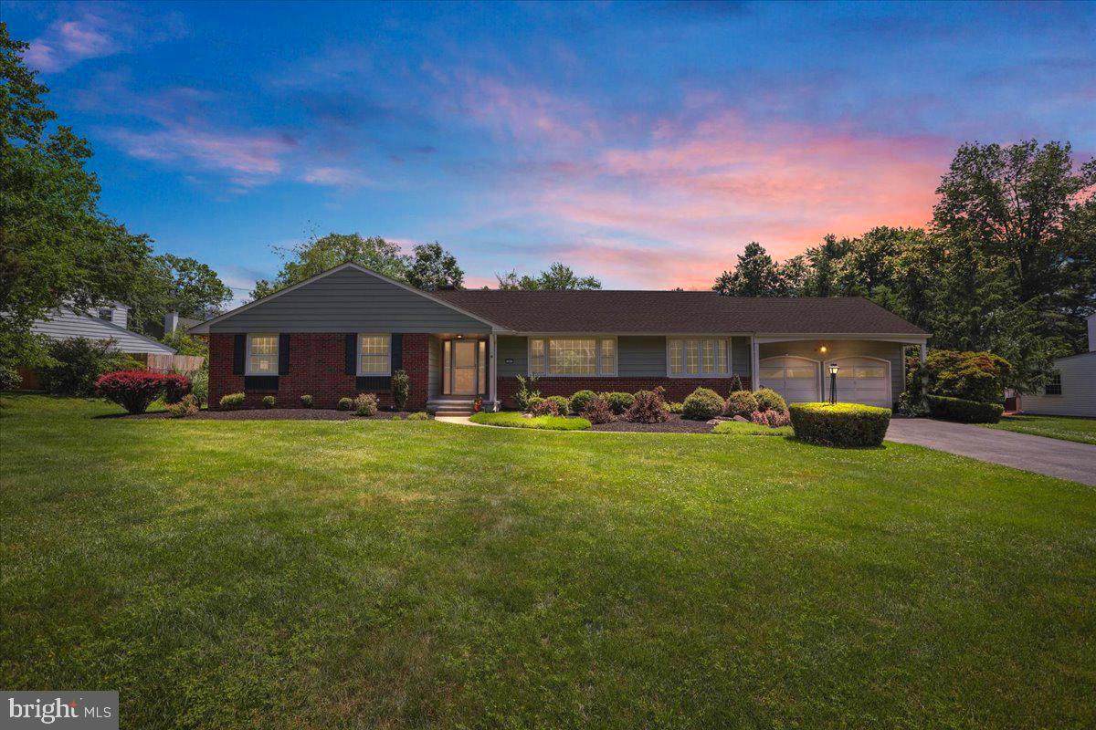 7 Westwood Drive - Photo 1