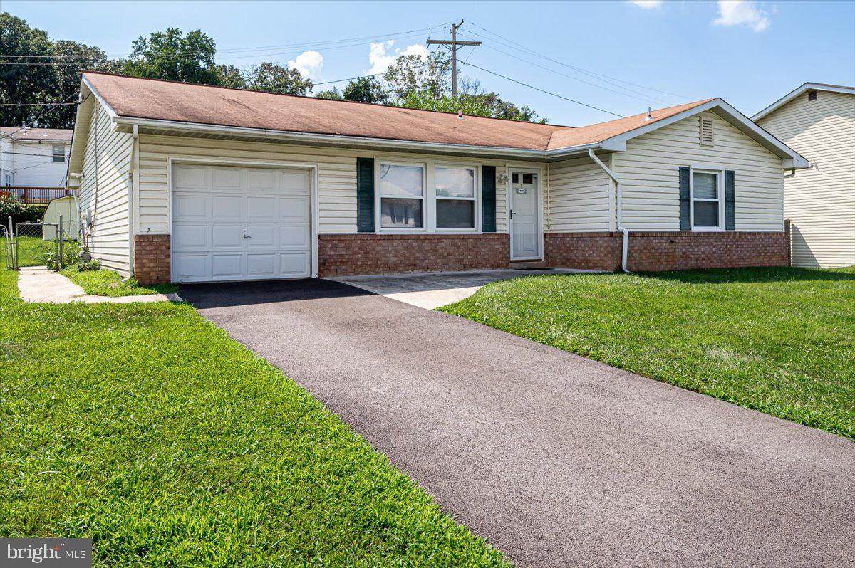 896 Winterhaven Drive - Photo 1