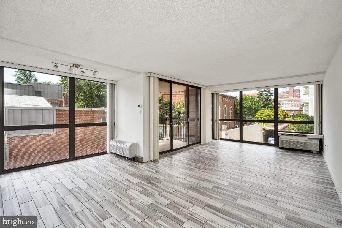 241 6TH Street - Photo 1