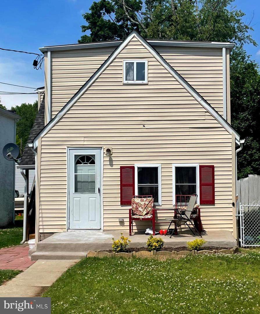 408 Parkinson Avenue - Photo 1