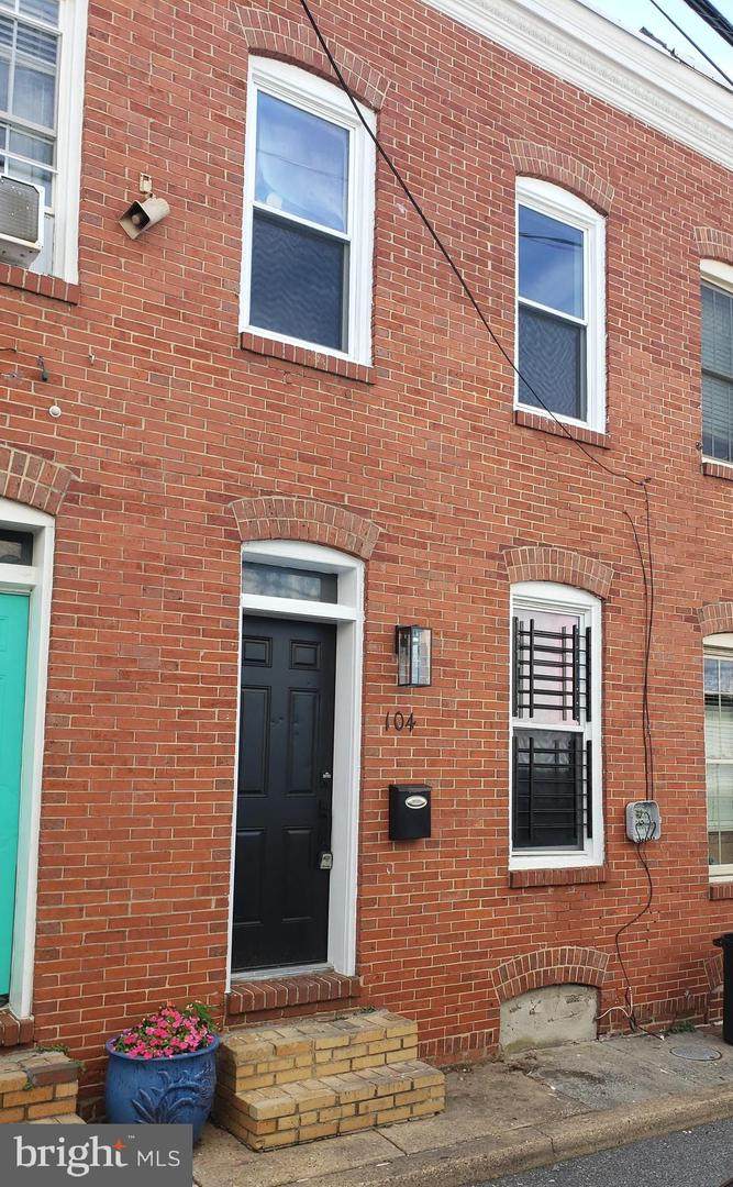 104 Madeira Street - Photo 1