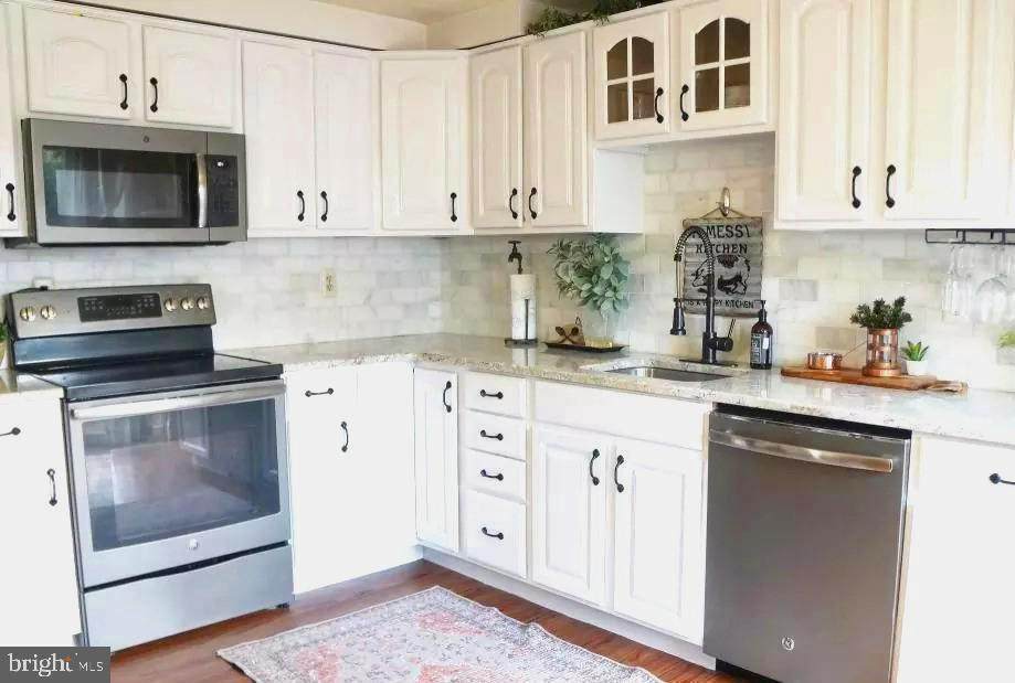 610 Whittier Parkway - Photo 1