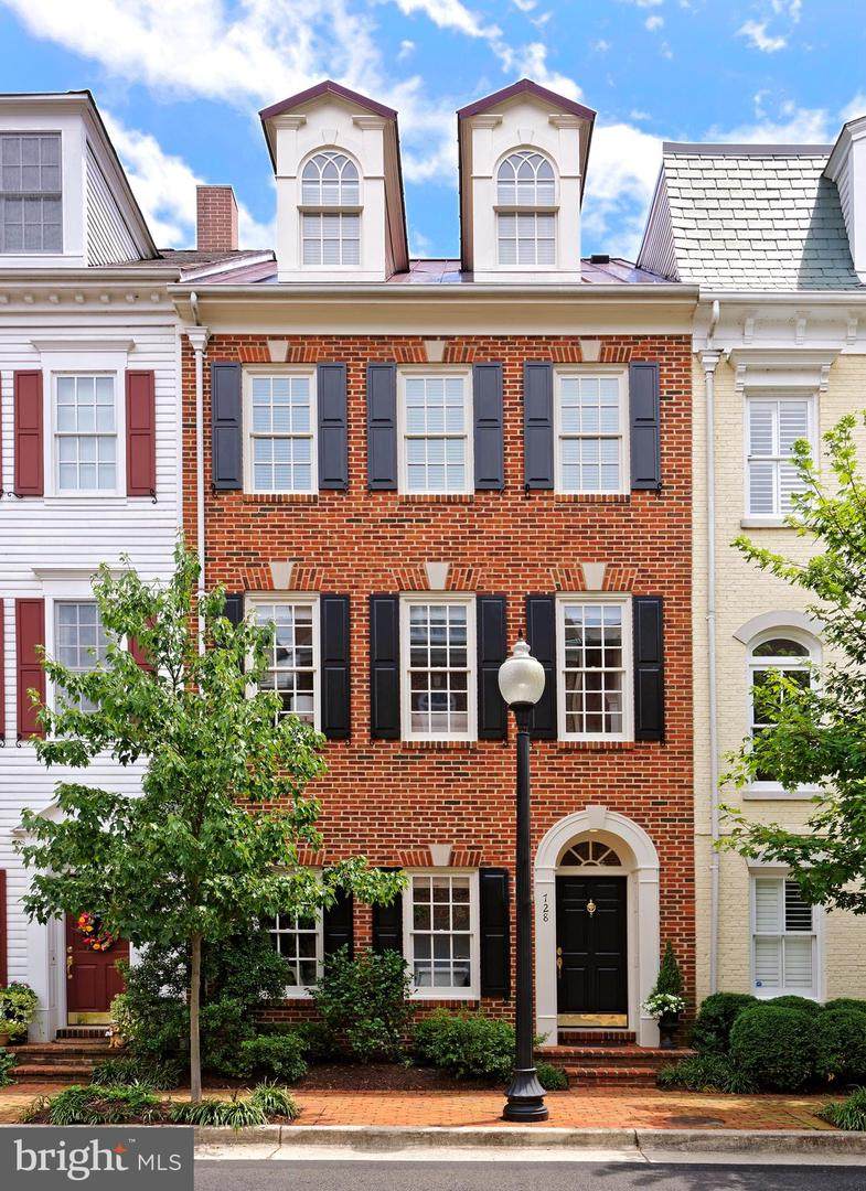 728 Battery Place - Photo 1