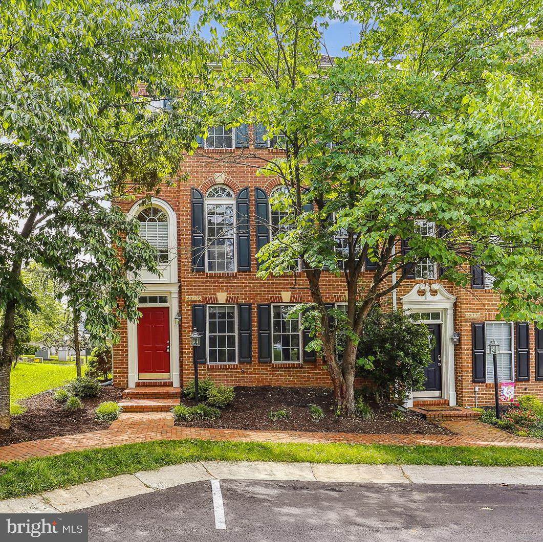43775 Apache Wells Terrace - Photo 1