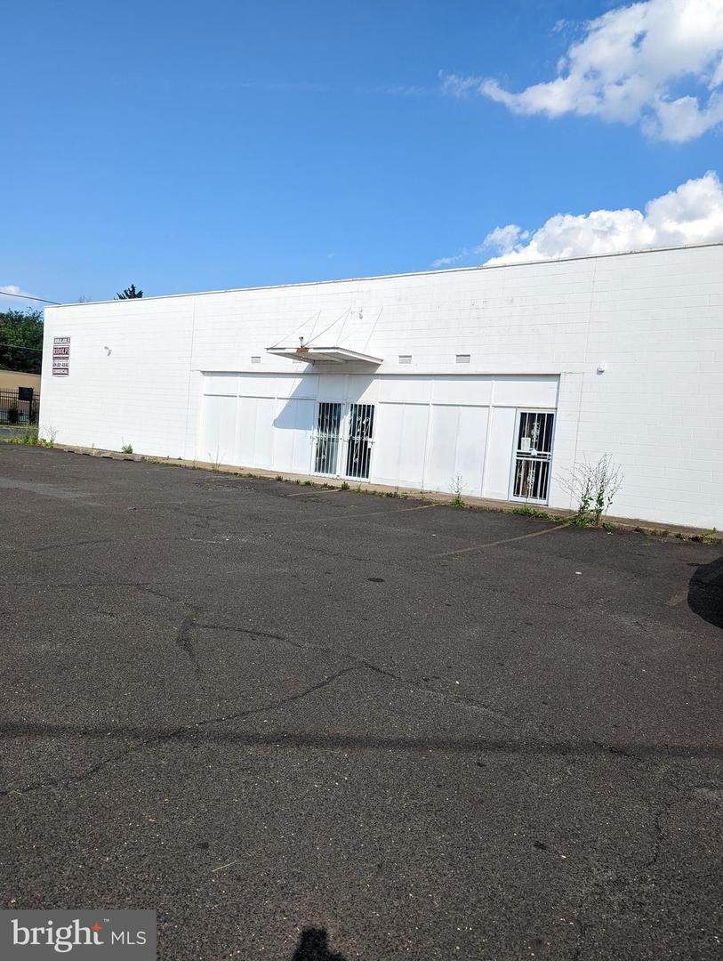 726 Calhoun Street - Photo 1