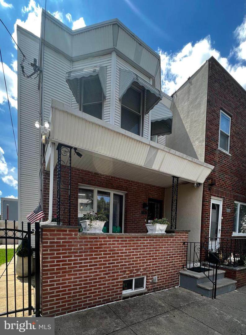 3367-71 Thompson Street - Photo 1