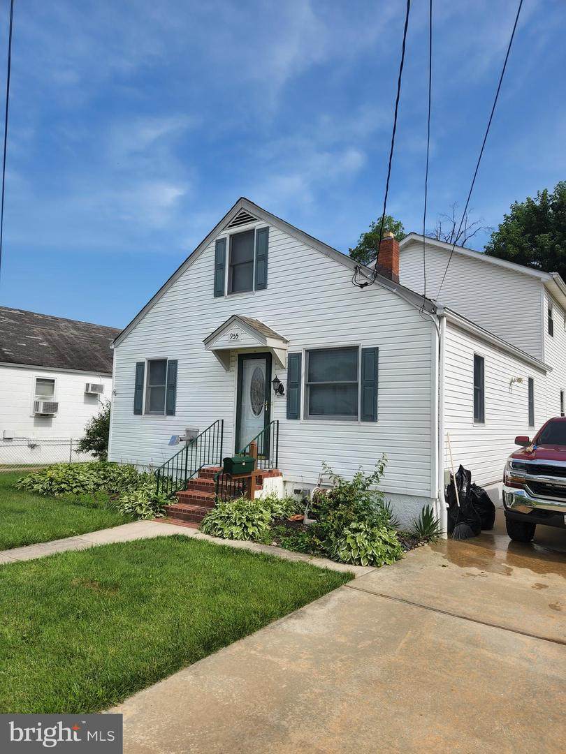 955 Woodlynn Road - Photo 1