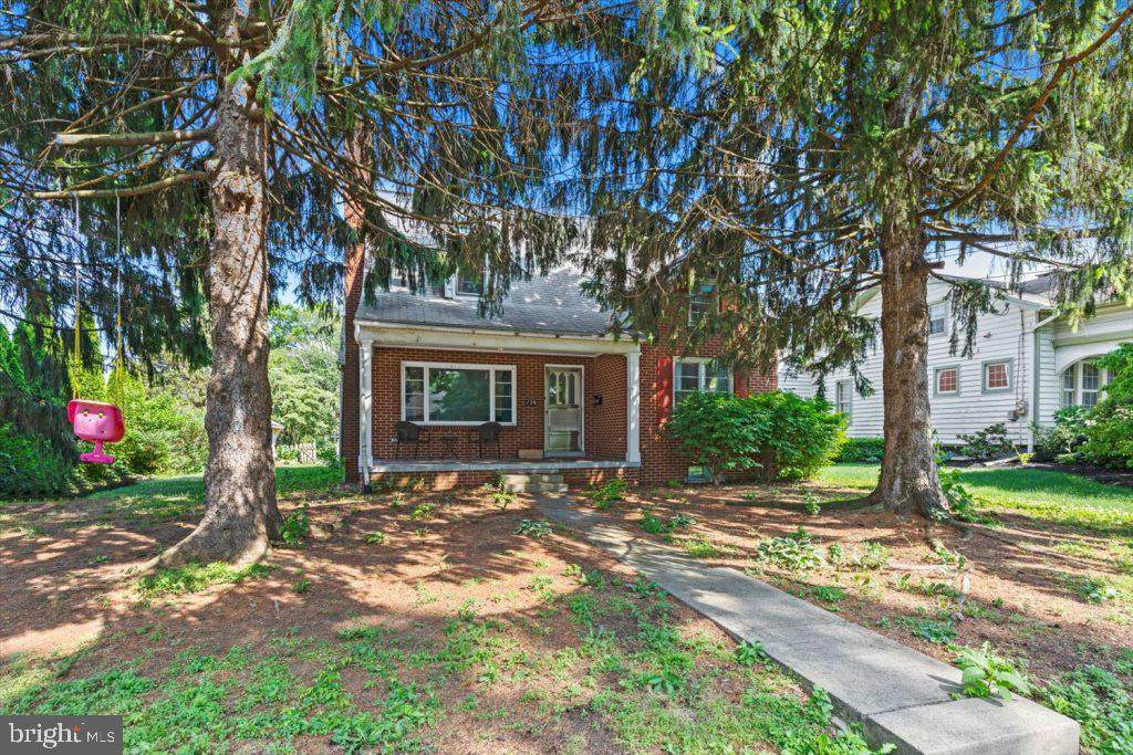 129 Academy Drive - Photo 1