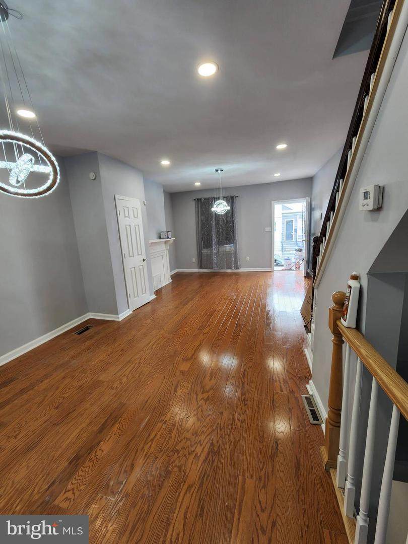 5222 Addison Street - Photo 1