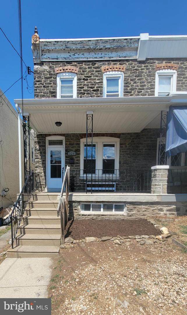 326 Kingsley Street - Photo 1