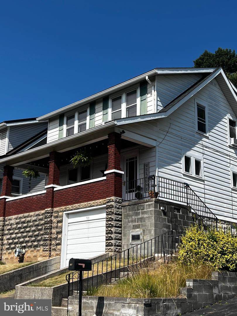 711 Fairmont Avenue - Photo 1