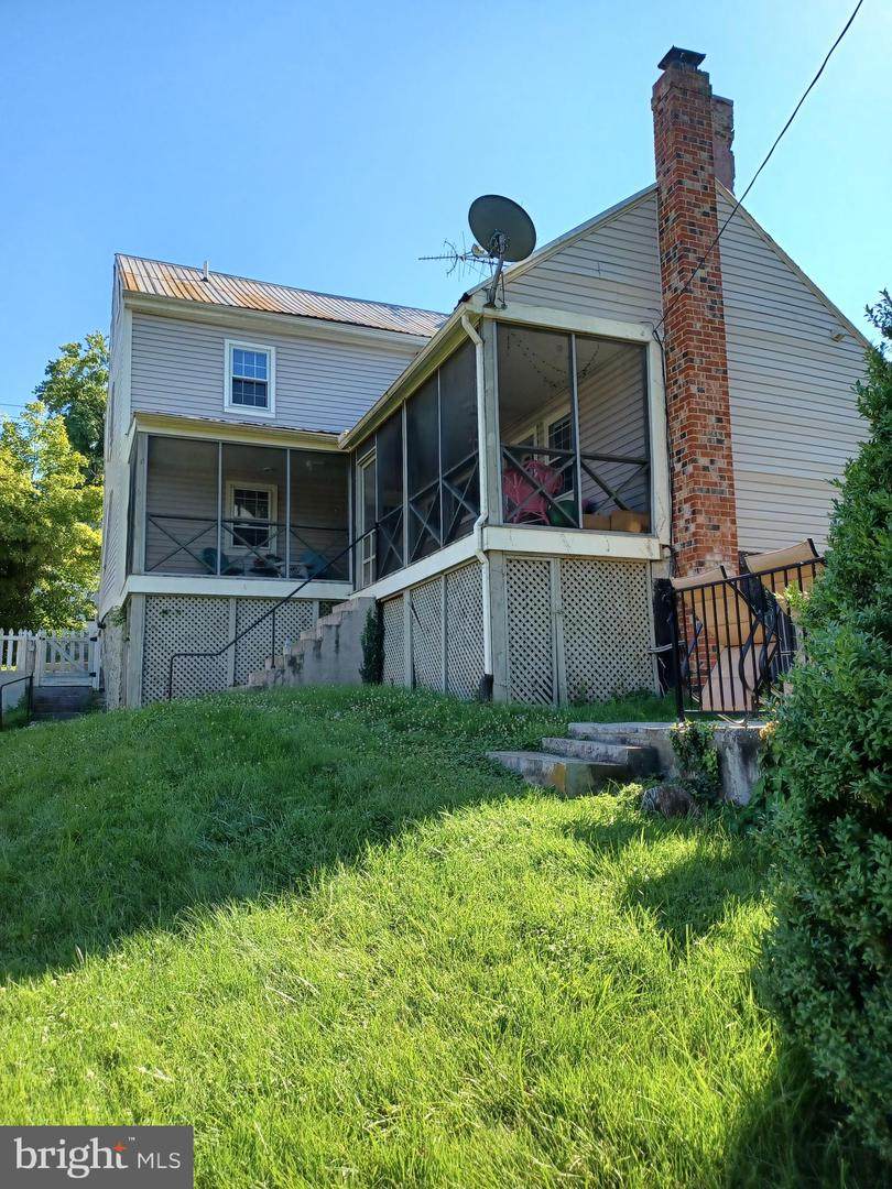 335 German Street - Photo 1