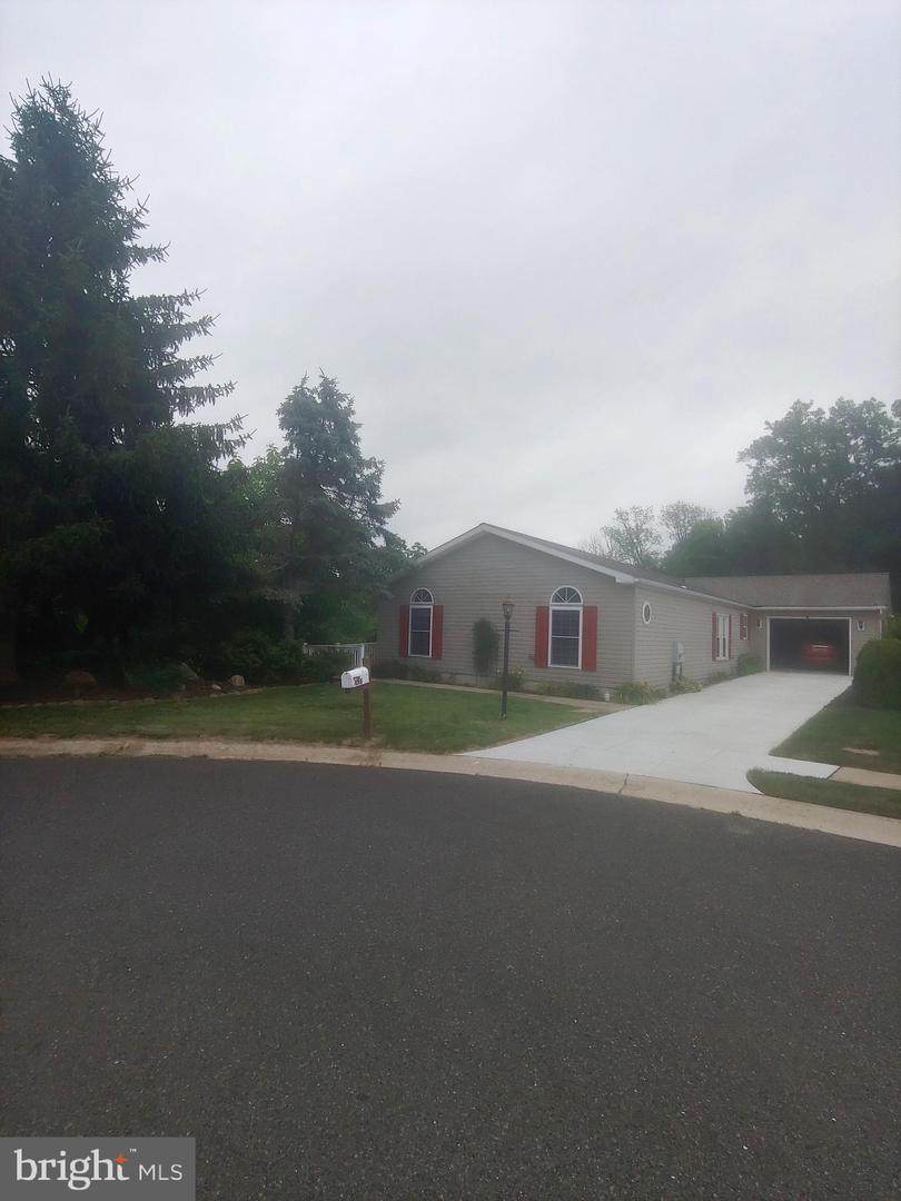 1098 Club House Court - Photo 1