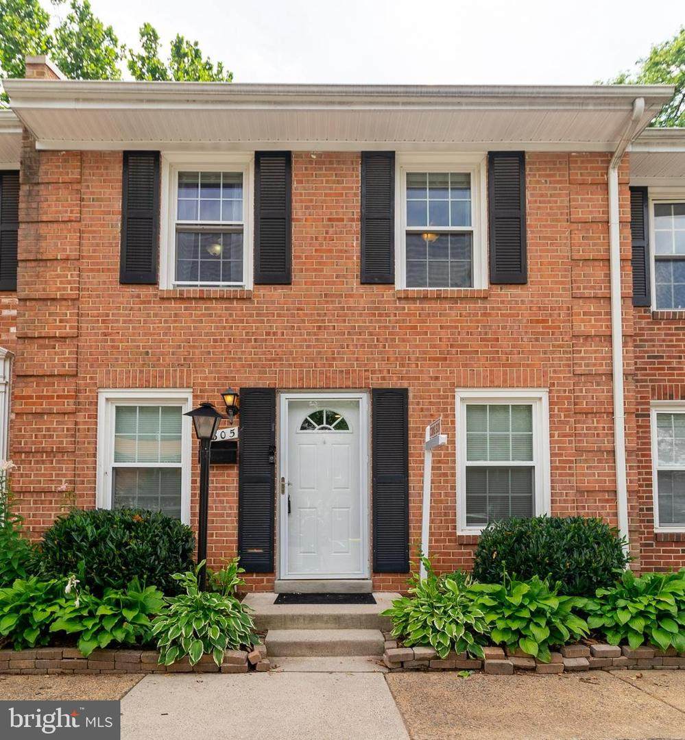 305 Dartmouth Drive - Photo 1