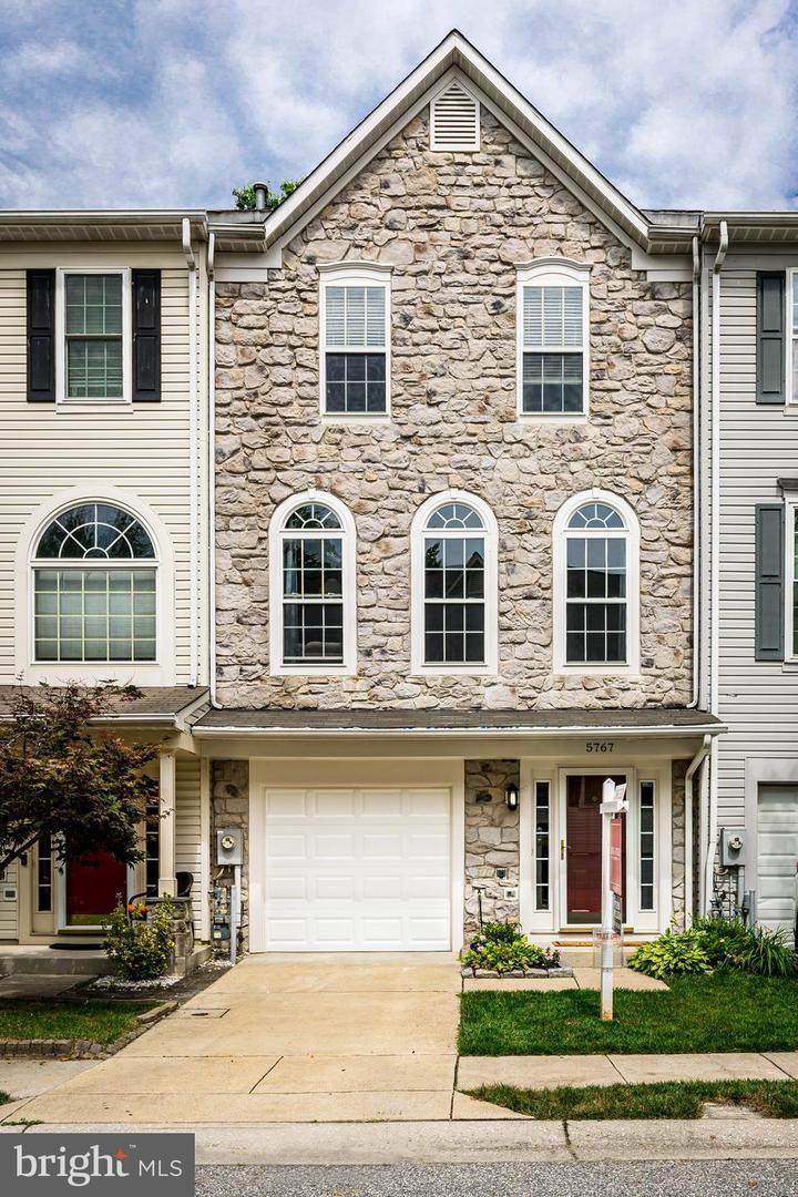 5767 Goldfinch Court - Photo 1