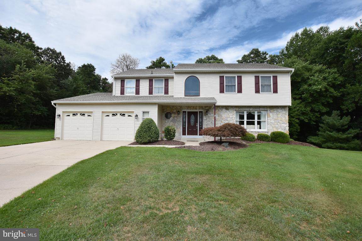 8 Twin Ponds Court - Photo 1