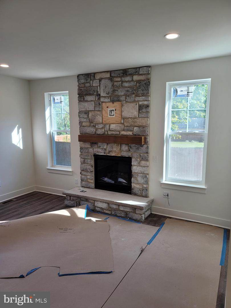 125 Berkley Avenue - Photo 1