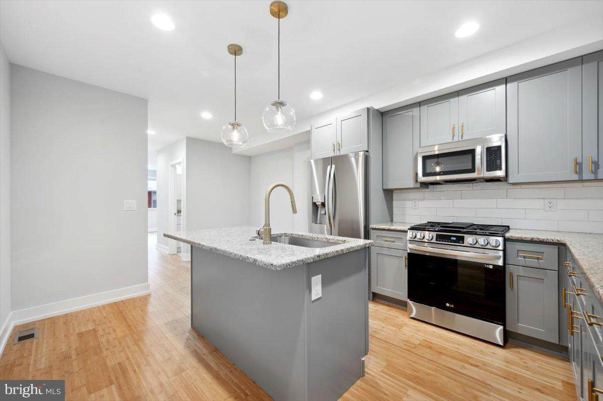 1229 Bucknell Street - Photo 1