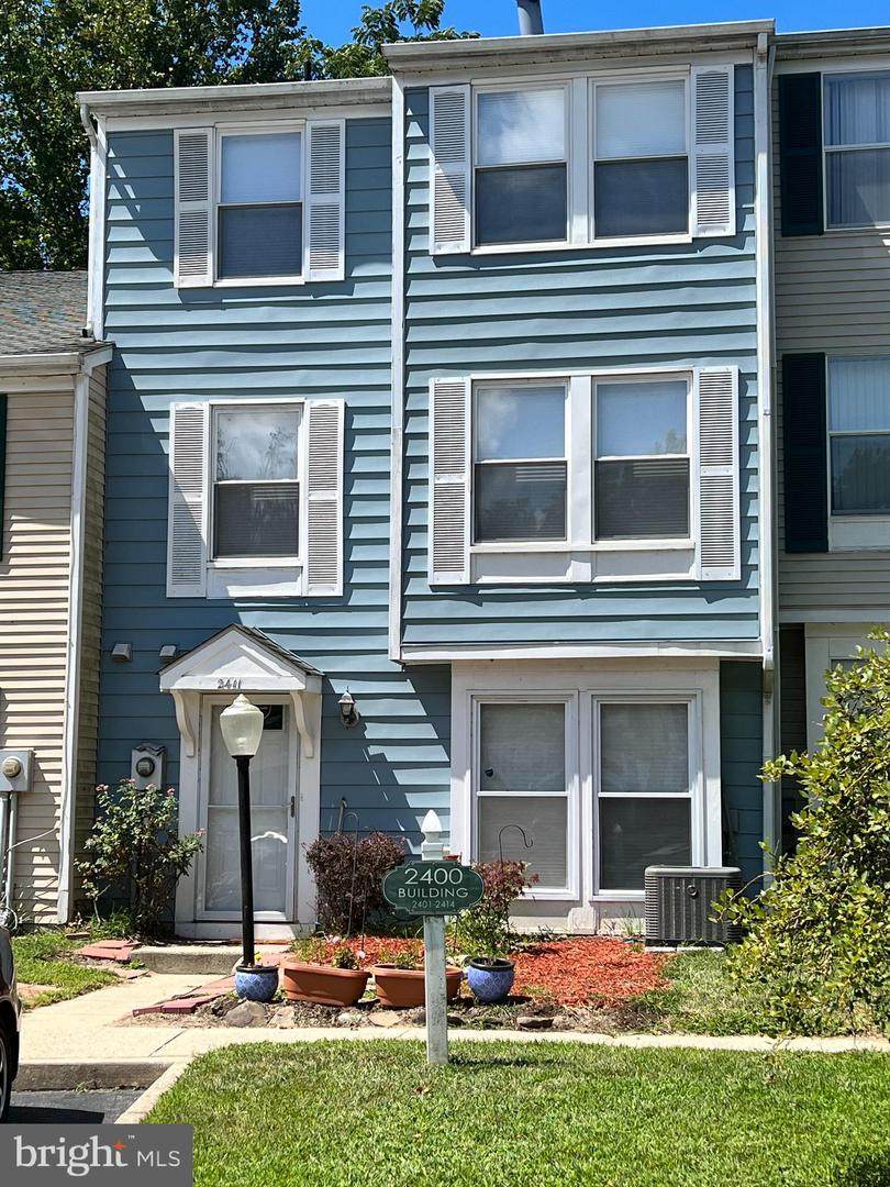 2411 Greenwood Dr - Photo 1