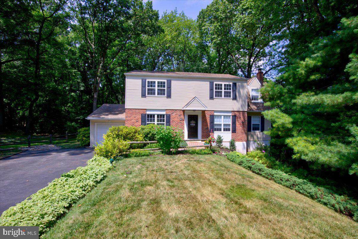 2198 Oakwyn Road - Photo 1