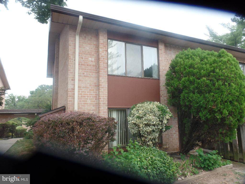 709 Stonybrook Drive - Photo 1