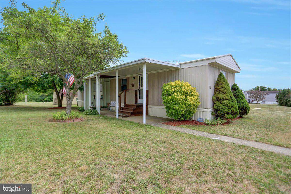 10 Coral Drive - Photo 1