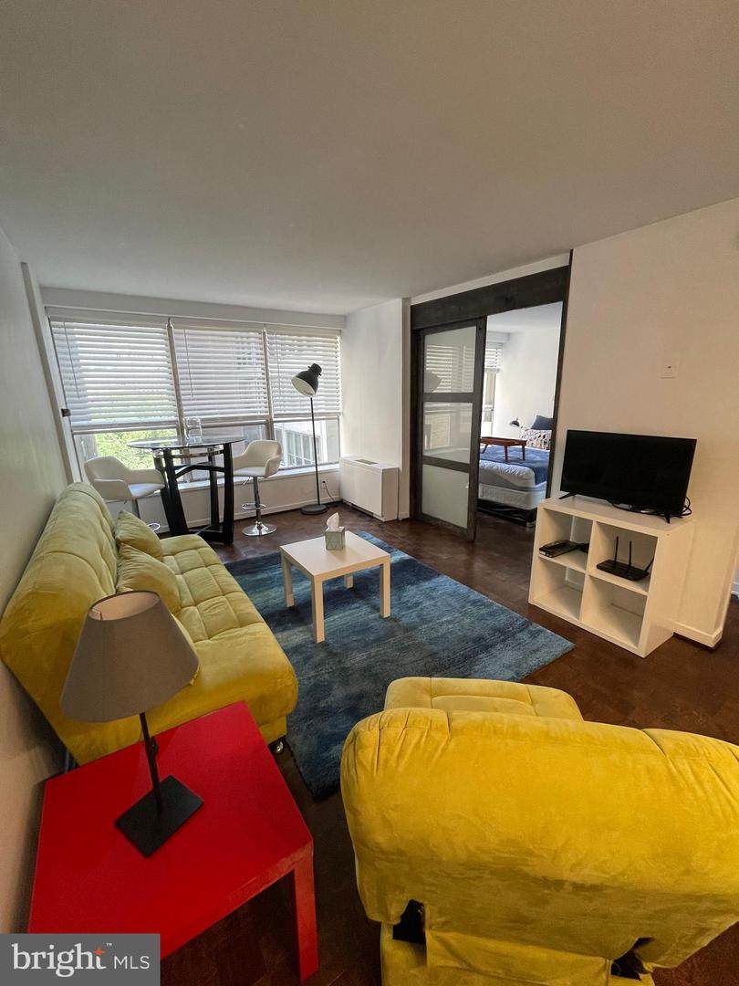 224-30 Rittenhouse Square - Photo 1