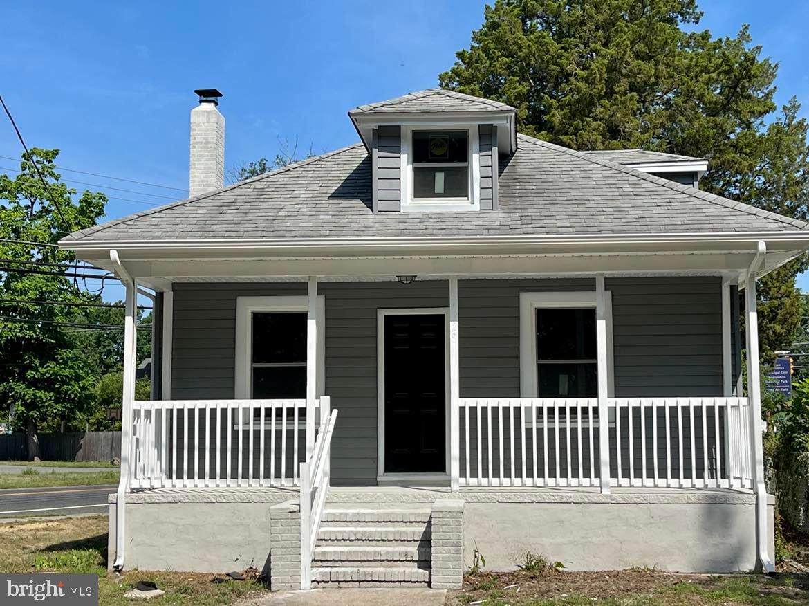 128 Middle Avenue - Photo 1