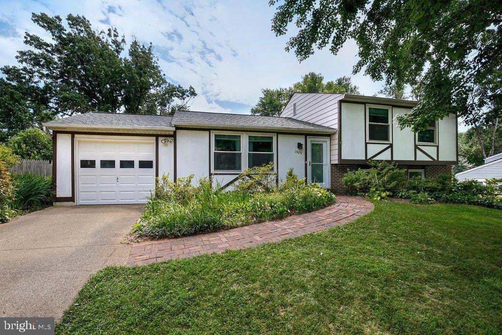 1509 Rainbow Drive - Photo 1